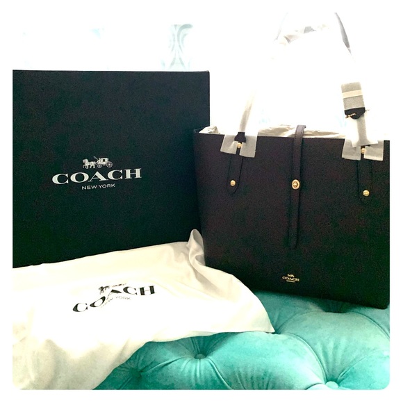 Coach Handbags - 🔥BNWT Coach Burgundy Market Tote🔥